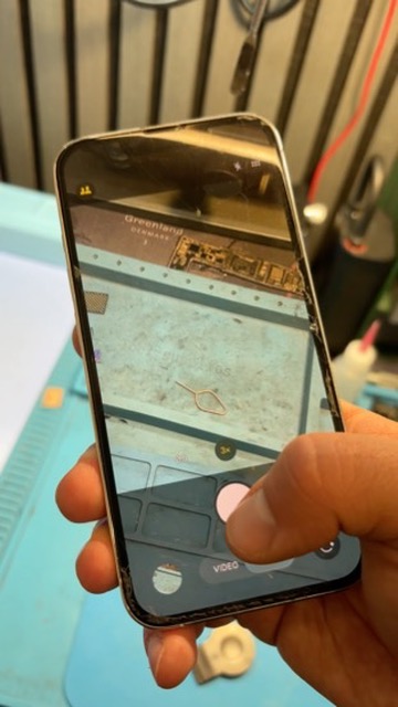 iPhone con fotocamera sfocata - problema visibile nell'app Fotocamera con immagine non a fuoco