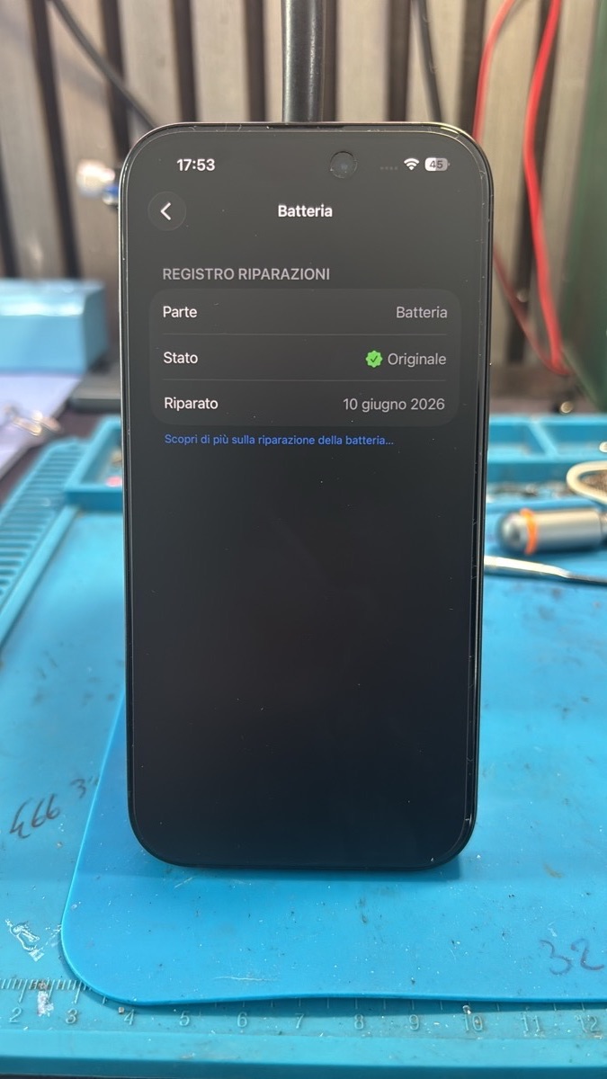 Batteria certificata Originale nel registro riparazioni di un iPhone appena riparato